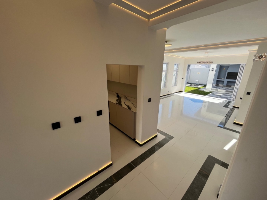 4 Bedroom Property for Sale in Sandown Western Cape